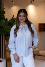 CAMISA AZUL COM PREGAS NA GOLA PONTO CHIC