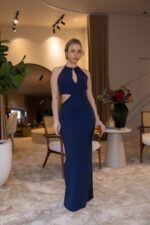 VESTIDO COMPRIDO AZUL MARINHO COM RECORTE LATERAL LANÇA PERFUMKE - Image 2