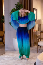 CALÇA PLISSADA DEGRADÉ AZUL E VERDE LANÇA PERFUME