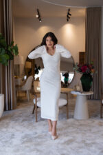 VESTIDO MIDI CRU TEXTURIZADO COM DECOTE EM V PONTO CHIC - Image 3