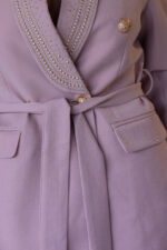 CONJUNTO ROSA COM BLAZER COM APLICAÇÕES EM LANTEJOULAS  PONTO CHIC - Image 3