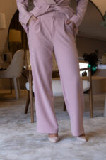 CONJUNTO ROSA COM BLAZER COM APLICAÇÕES EM LANTEJOULAS  PONTO CHIC - Image 6