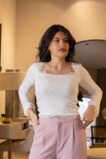 CAMISOLA CRU COM RENDA E DECOTE QUADRADO PONTO CHIC - Image 4