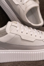 SAPATILHAS BRANCAS E CINZA PERFURADAS ANTONY MORATO - Image 3