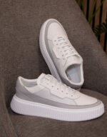 SAPATILHAS BRANCAS E CINZA PERFURADAS ANTONY MORATO