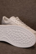 SAPATILHAS BRANCAS E CINZA PERFURADAS ANTONY MORATO - Image 6