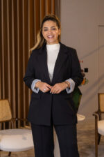 CONJUNTO PRETO BLAZER E CALÇA ALFAIATARIA FLUIDA PONTO CHIC