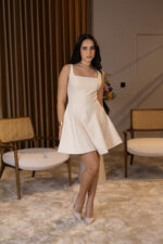 VESTIDO BEGE ESTRUTURADO COM CORTE CORSET PONTO CHIC - Image 2