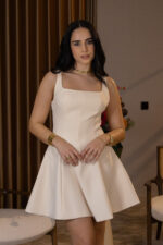 VESTIDO BEGE ESTRUTURADO COM CORTE CORSET PONTO CHIC - Image 3