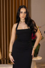 VESTIDO MIDII PRETO COM ALÇAS PONTO CHIC - Image 2