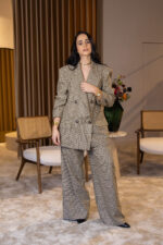 BLAZER XADREZ COM ABOTOAMENTO EM FORMA DE TRESPASSE PONTO CHIC - Image 2