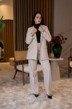 CONJUNTO BEGE BLAZER E CALÇA ALFAIATARIA PONTO CHIC