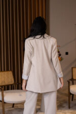 CONJUNTO BEGE BLAZER E CALÇA ALFAIATARIA PONTO CHIC - Image 4