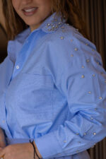 CAMISA AZUL COM APLICAÇÕES DIXIE - Image 4