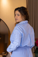 CAMISA AZUL COM APLICAÇÕES DIXIE - Image 2