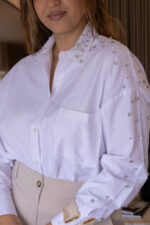 CAMISA BRANCA COM APLICAÇÕES DIXIE - Image 2