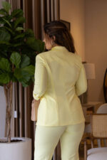 BLAZER AMARELO CLARO DE CORTE ELEGANTE IMPERIAL - Image 4