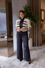 BLAZER CURTO COM DETALHES CONTRASTANTES IMPERIAL - Image 4