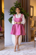VESTIDO CURTO ROSA ACETINADO COM ALÇAS DE LAÇO PONTO CHIC - Image 2