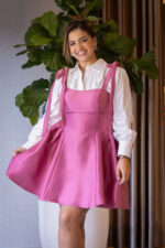 VESTIDO CURTO ROSA ACETINADO COM ALÇAS DE LAÇO PONTO CHIC - Image 2