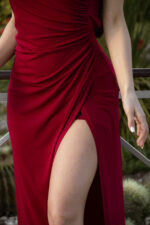 VESTIDO COMPRIDO BORDÔ ASSIMÉTRICO COM DRAPEADO PONTO CHIC - Image 5