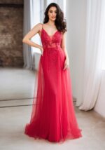 VESTIDO VERMELHO LONGO EM TULE BORDADO COM APLICAÇÕES DE PEDRARIA PONTO CHIC - Image 2
