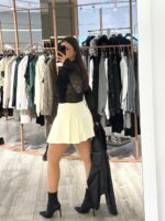 TOP PRETO EM RENDA COM BOTÕES E COPAS COM ALMOFADAS PONTO CHIC - Image 3