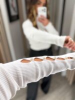 CAMISOLA CANELADA BRANCA COM GOLA ALTA E DETALHE NAS MANGAS PONTO CHIC - Image 3