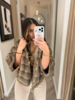 CASACO/CAPA TAUPE EM PÊLO COM FECHO PONTO CHIC - Image 4