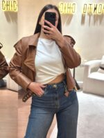 T-SHIRT BRANCA CORTE DIREITO PONTO CHIC - Image 2