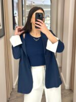 TOP CANELADO AZUL COM APLICAÇÃO DOURADA LANÇA PERFUME - Image 2