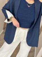 TOP CANELADO AZUL COM APLICAÇÃO DOURADA LANÇA PERFUME - Image 4