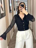 TOP PRETO EM RENDA COM BOTÕES E COPAS COM ALMOFADAS PONTO CHIC