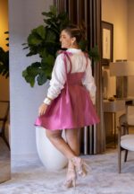 VESTIDO CURTO ROSA ACETINADO COM ALÇAS DE LAÇO PONTO CHIC - Image 3