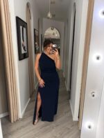 VESTIDO AZUL MARINHO COM PORMENOR DOURADO E FAIXA LATERAL PONTO CHIC