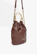 MALA CASTANHA EM PELE COM ALÇA METÁLICA LANÇA PERFUME - Image 2