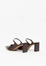 SAPATO CASTANHO EM PELE COM TIRA E SALTO MÉDIO LANÇA PERFUME - Image 4