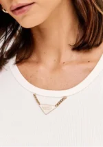 TOP CANELADO BRANCO COM APLICAÇÃO DOURADA LANÇA PERFUME - Image 3