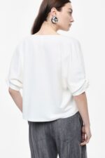 T-SHIRT BRANCA COM NÓ NAS MANGAS IMPERIAL - Image 3