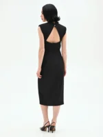 VESTIDO PRETO COM DECOTE PROFUNDO E DETALHE DOURADO RINASCIMENTO - Image 4