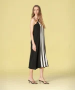 VESTIDO PRETO DE MALHA COM LISTAS CONTRASTANTES RUGA - Image 2