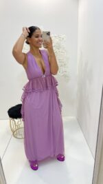 VESTIDO LONGO LILÁS COM FOLHOS E DECOTE PROFUNDO PONTO CHIC - Image 2