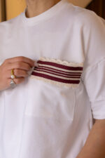 T-SHIRT BRANCA COM BOLSO APLICADO EM RENDA DIXIE - Image 3