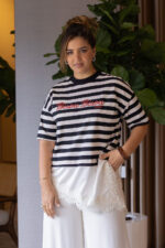 T SHIRT ÀS RISCAS PRETA E BRANCA COM RENDA DIXIE