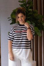 T SHIRT ÀS RISCAS PRETA E BRANCA COM RENDA DIXIE - Image 2