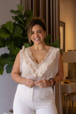 TOP DE RENDA COM DECOTE EM V IMPERIAL