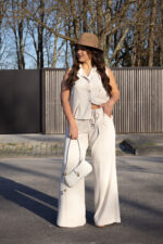 CALÇA FLUIDA BEGE COM PREGAS RINASCIMENTO - Image 2