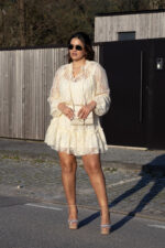 VESTIDO EM RENDA BEGE RINASCIMENTO