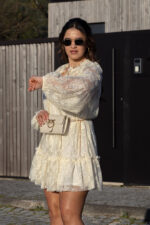 VESTIDO EM RENDA BEGE RINASCIMENTO - Image 4