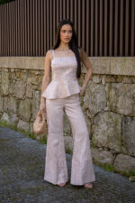 CALÇA BEGE RISCAS FINAS SAHOCO